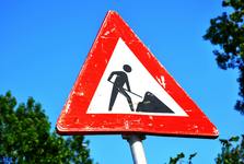 Ivančice odříznuté od D1 nebo Brna. Hlavní tah opraví, průjezd jen jednosměrně Ivančice odříznuté od D1 nebo Brna. Hlavní tah opraví, průjezd jen jednosměrně