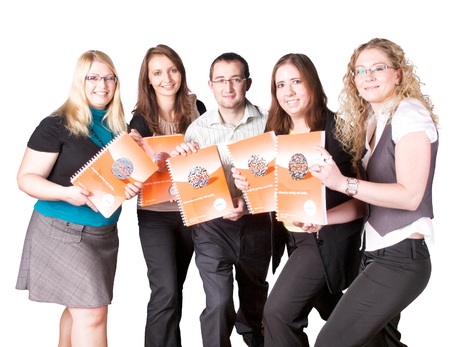 Lektoři Orange Academy s novými učebnicemi